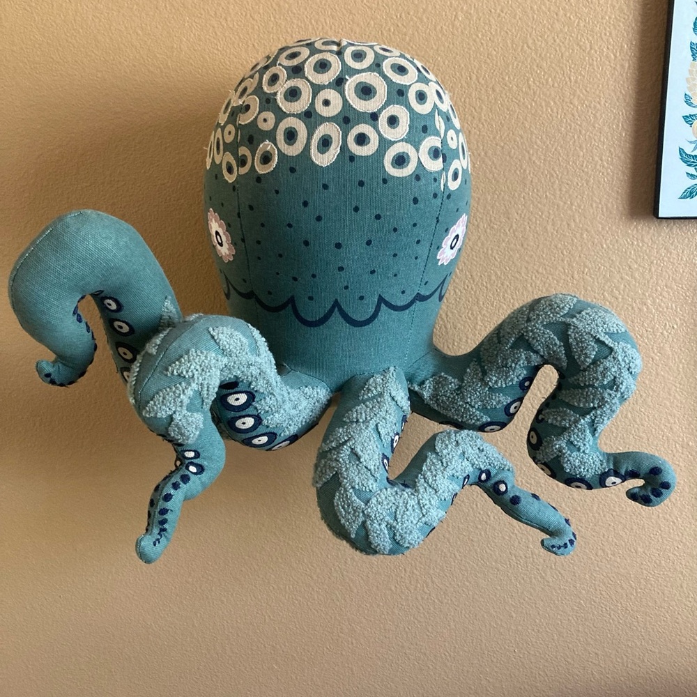 Crate & Kids Curious Octopus Animal Head Wall Decor